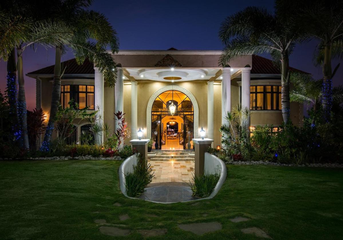 Villa Mimosa Jamaica Exclusive Luxury Stay- Resort Vibe Discovery Bay Dış mekan fotoğraf